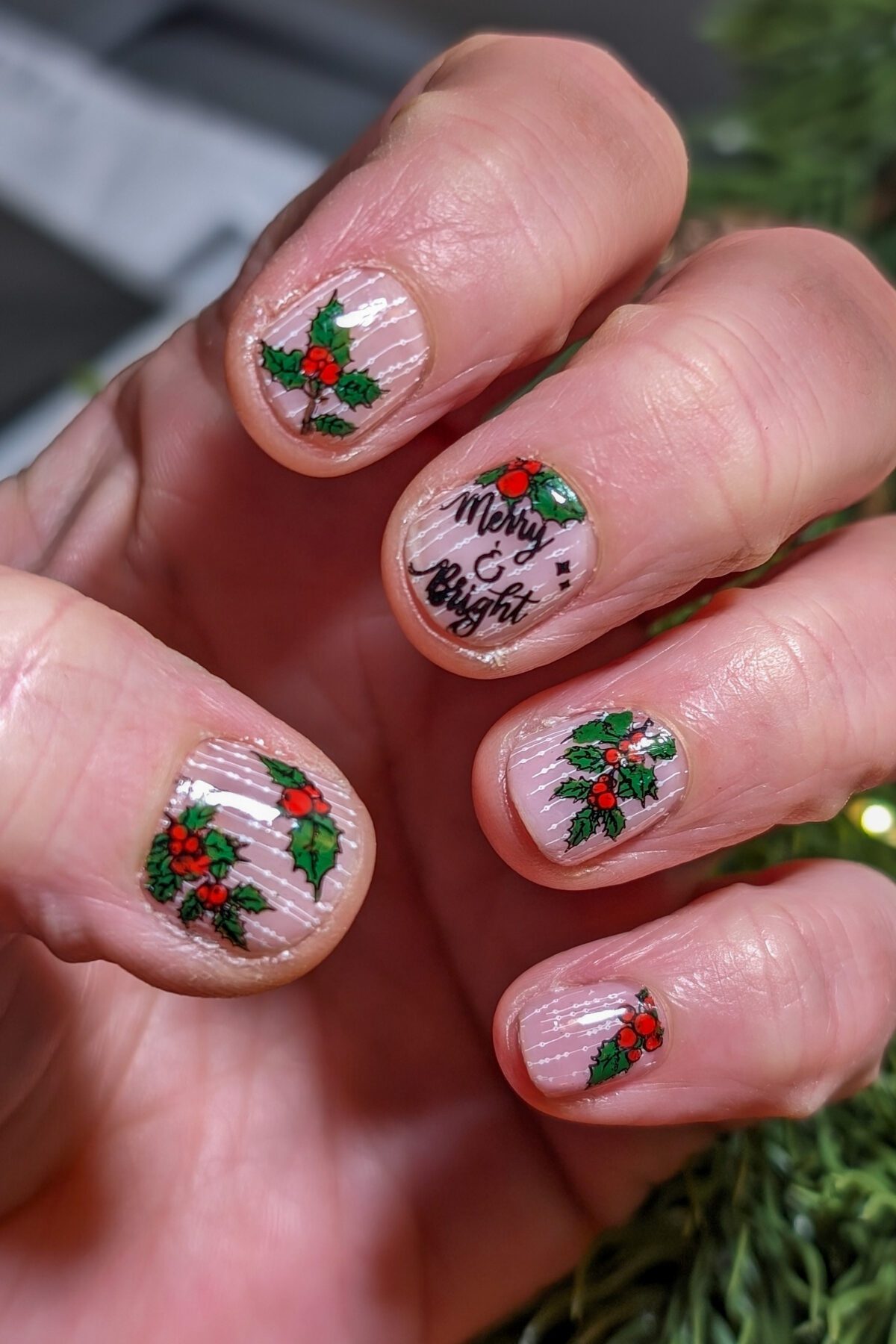 Christmas manicure