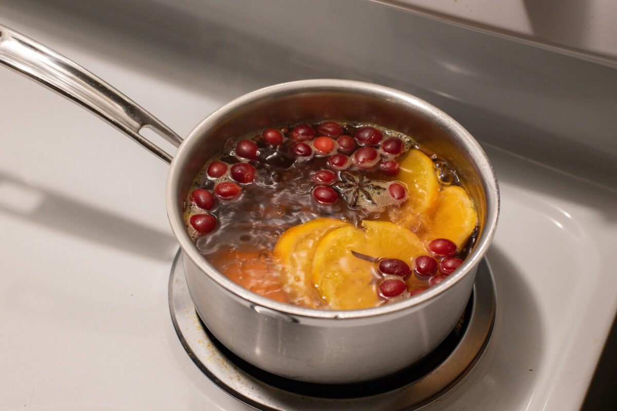 Christmas simmer pot on stove