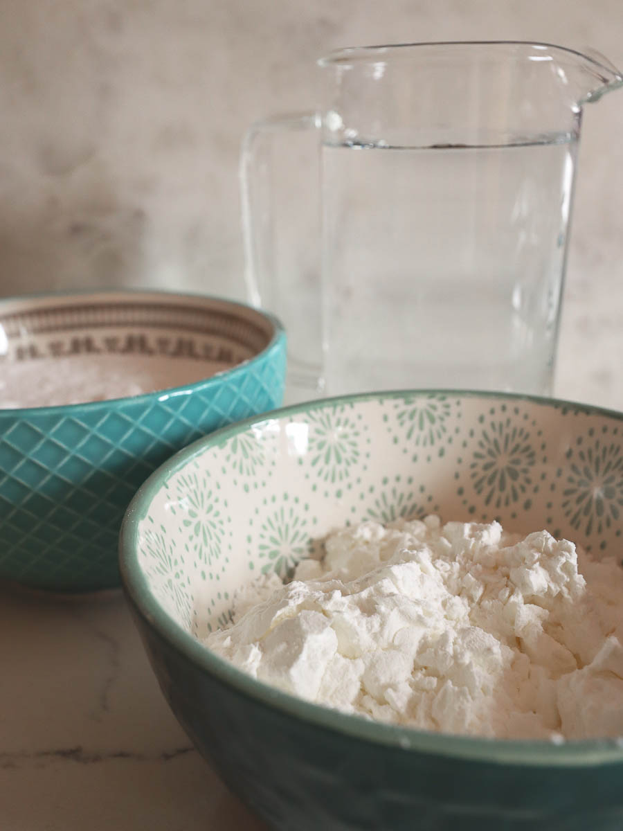 Bowls with dry ingredients