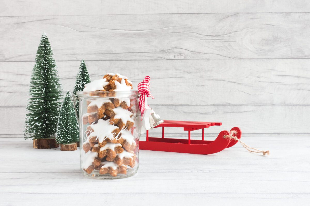 Cookies in a mason jar.