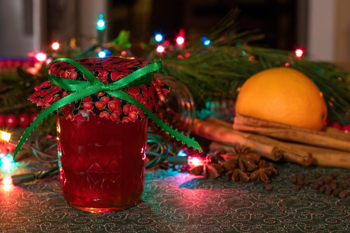 Spiced Christmas syrup with ingredients.